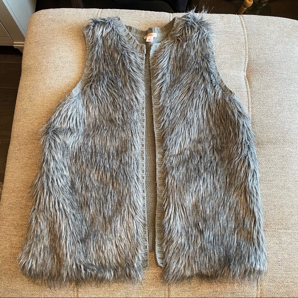 Xhiliration - Gray Fur Vest. Excellent condition. Size Large.